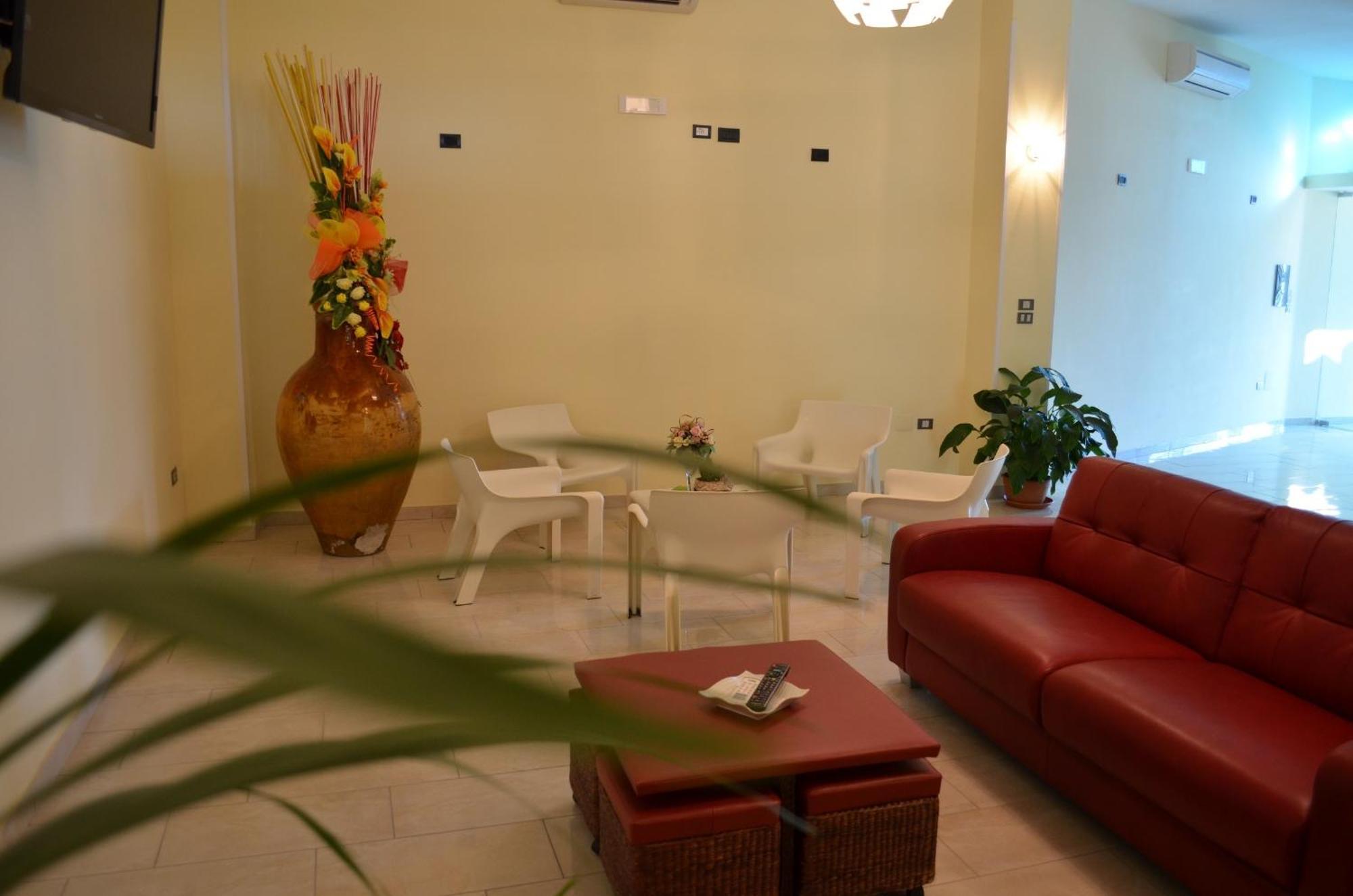 Happy Hotel Battipaglia