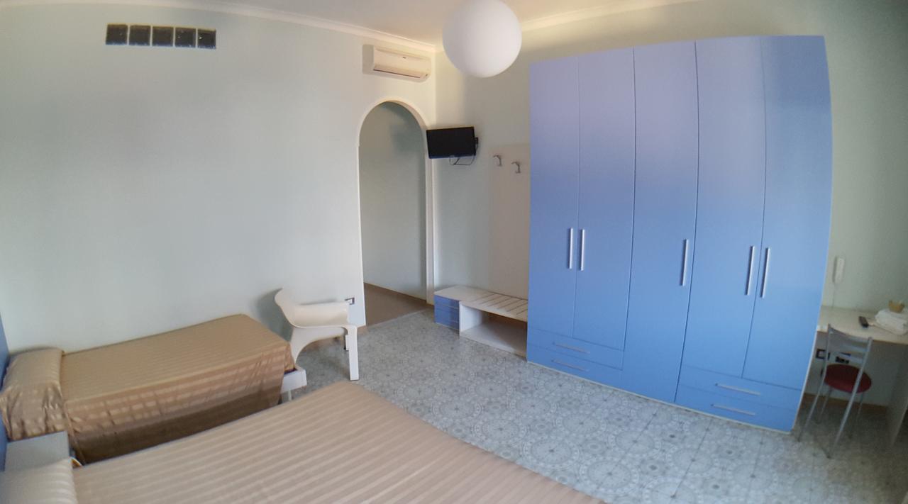 Hotel Happy