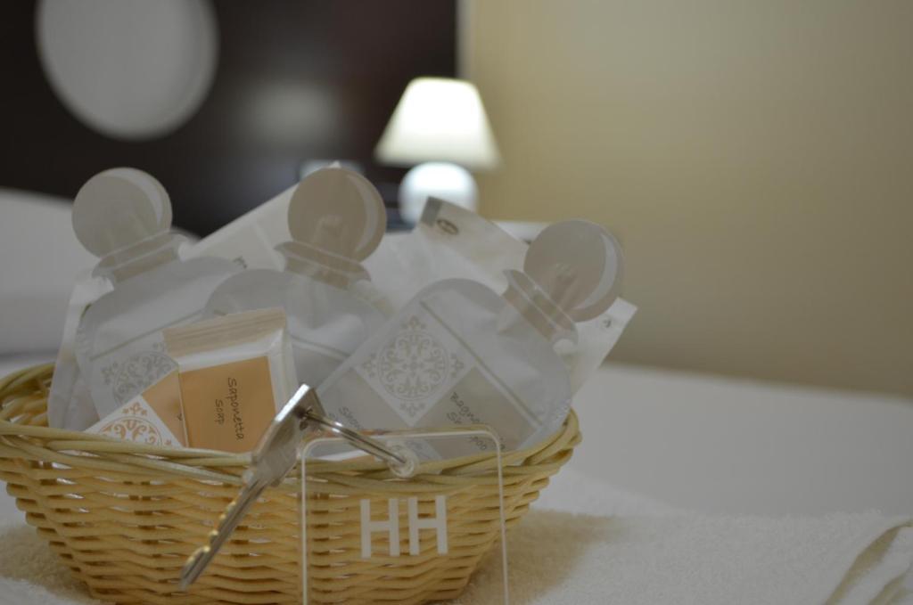 Happy Hotel