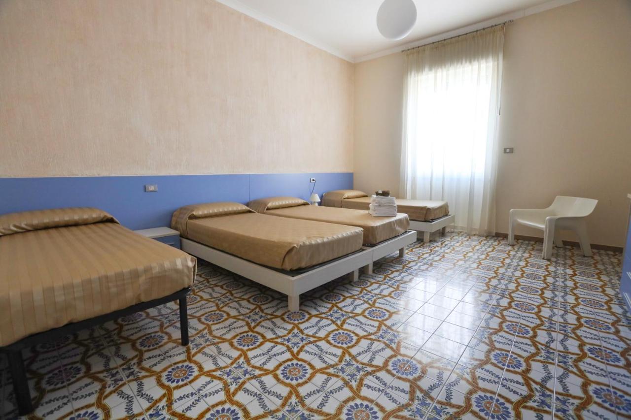Happy Hotel 3*